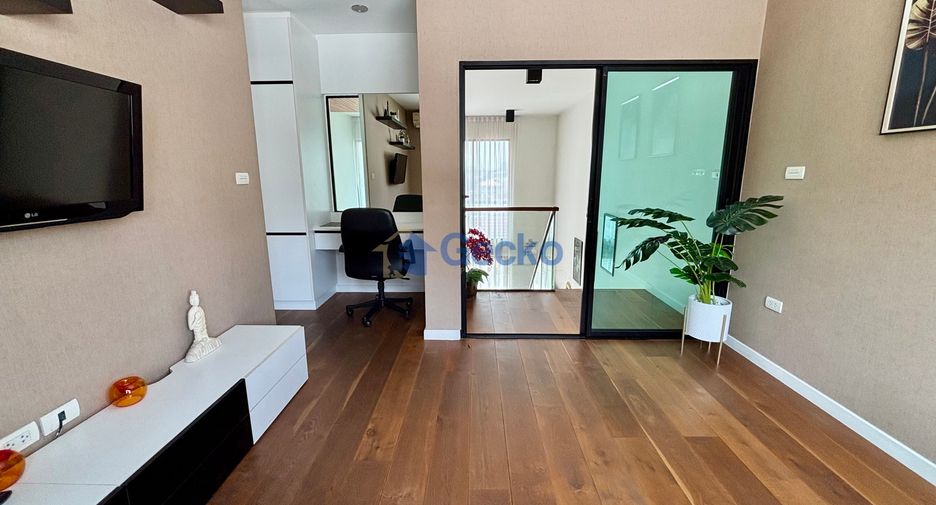 For rent 4 bedrooms house in Bang Lamung, Chonburi