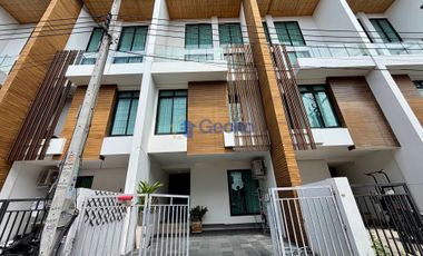 For rent 4 ベッドルーム house in Bang Lamung, Chonburi