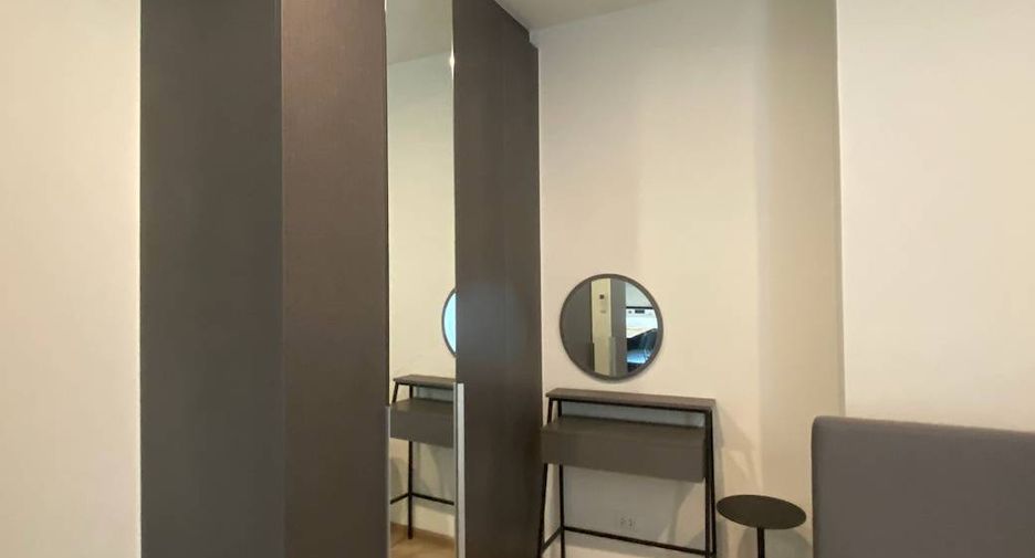 For rent 2 bedrooms condo in Huai Khwang, Bangkok