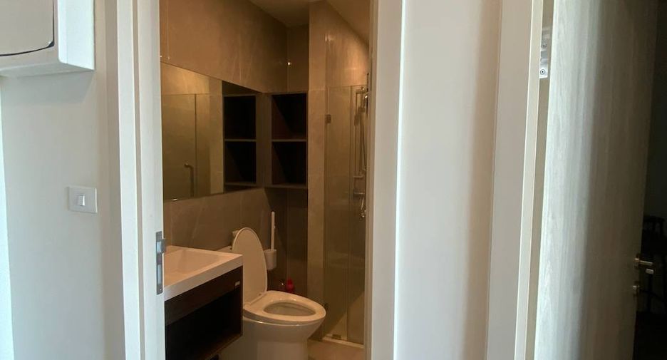 For rent 2 bedrooms condo in Huai Khwang, Bangkok