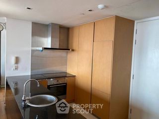 For rent 2 bedrooms condo in Yan Nawa, Bangkok