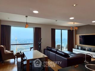 For rent 2 bedrooms condo in Yan Nawa, Bangkok