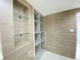 Condo en alquiler de 3 habitaciones en Khlong Toei, Bangkok