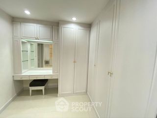 Condo en alquiler de 3 habitaciones en Khlong Toei, Bangkok