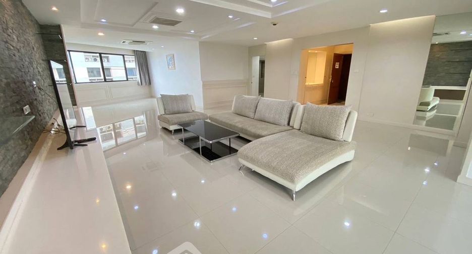 For rent 3 bedrooms condo in Khlong Toei, Bangkok