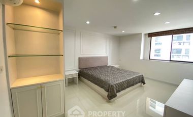 For rent 3 bedrooms condo in Khlong Toei, Bangkok