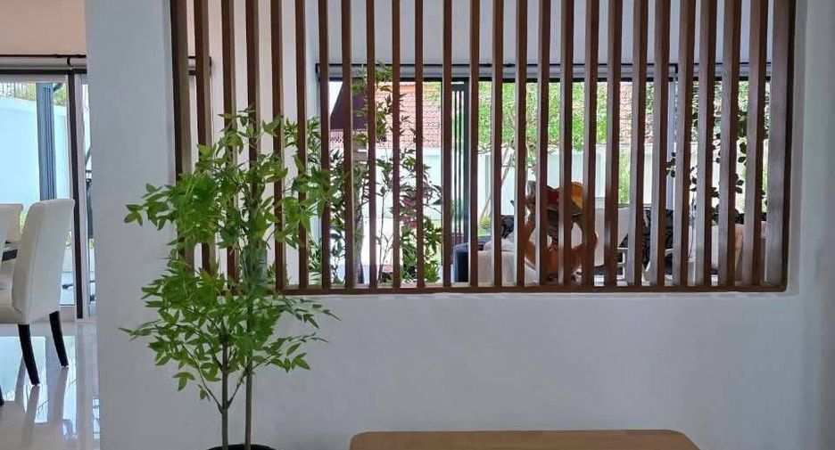 Casa en alquiler de 2 habitaciones en Bang Lamung, Chonburi