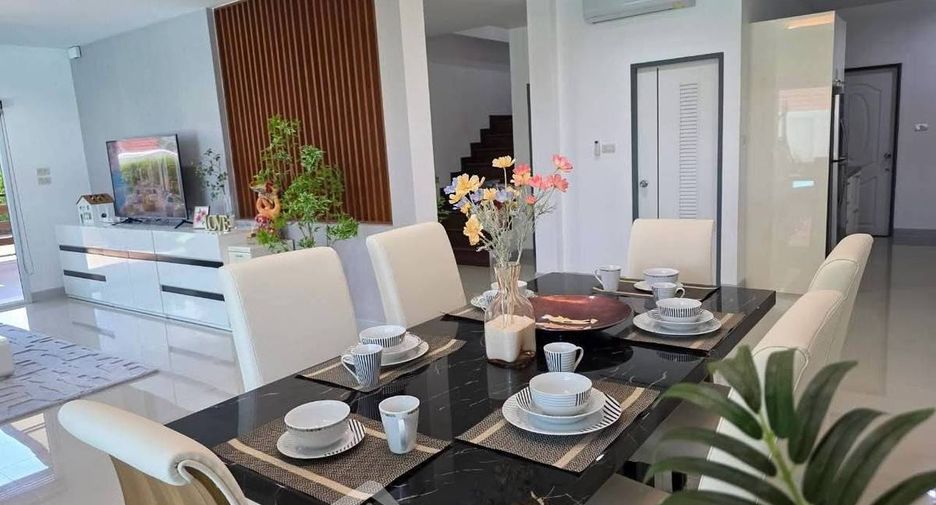 Casa en alquiler de 2 habitaciones en Bang Lamung, Chonburi