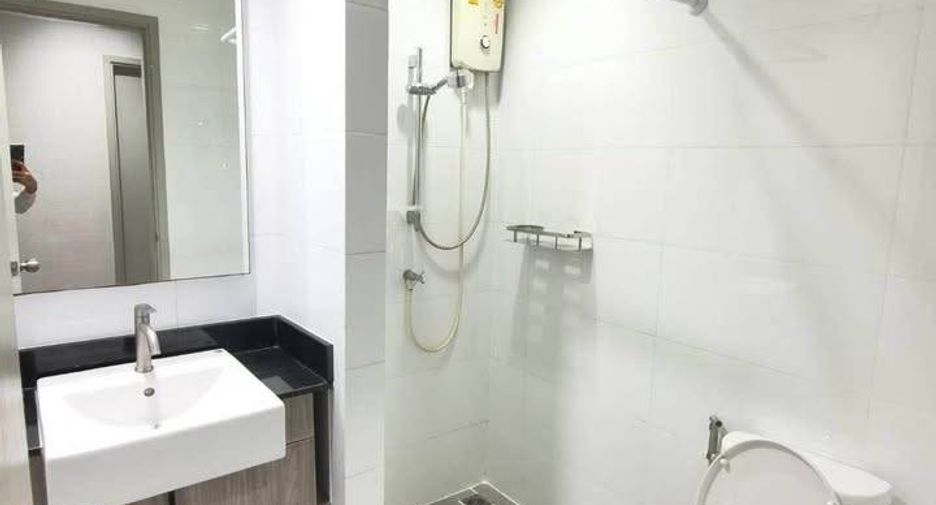 For rent 2 bedrooms condo in Chatuchak, Bangkok