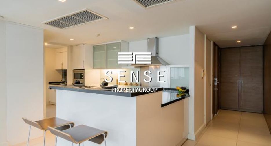 For rent 3 bedrooms condo in Watthana, Bangkok