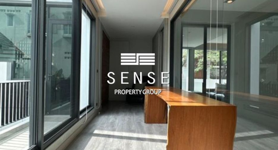 For rent 3 bedrooms house in Watthana, Bangkok