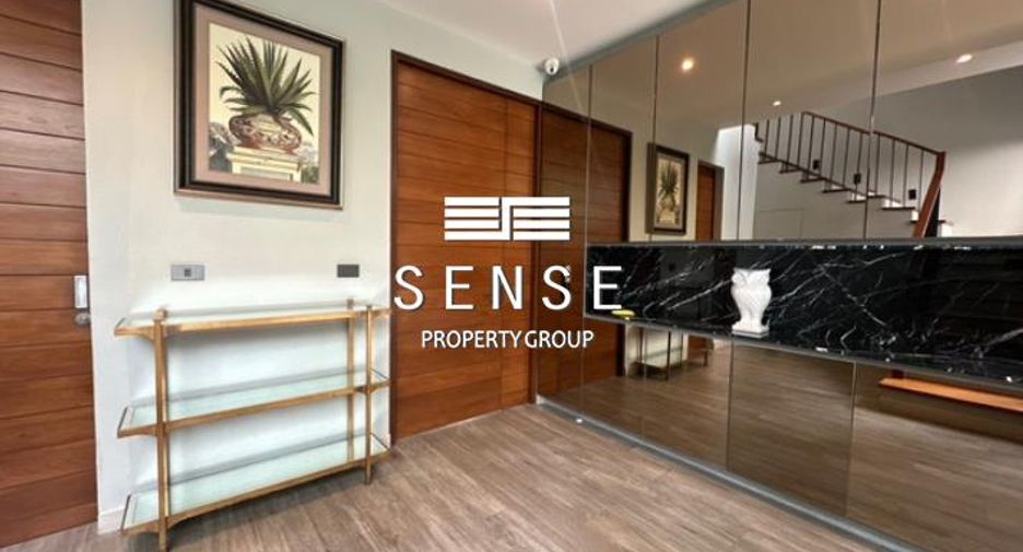 For rent 3 bedrooms house in Watthana, Bangkok