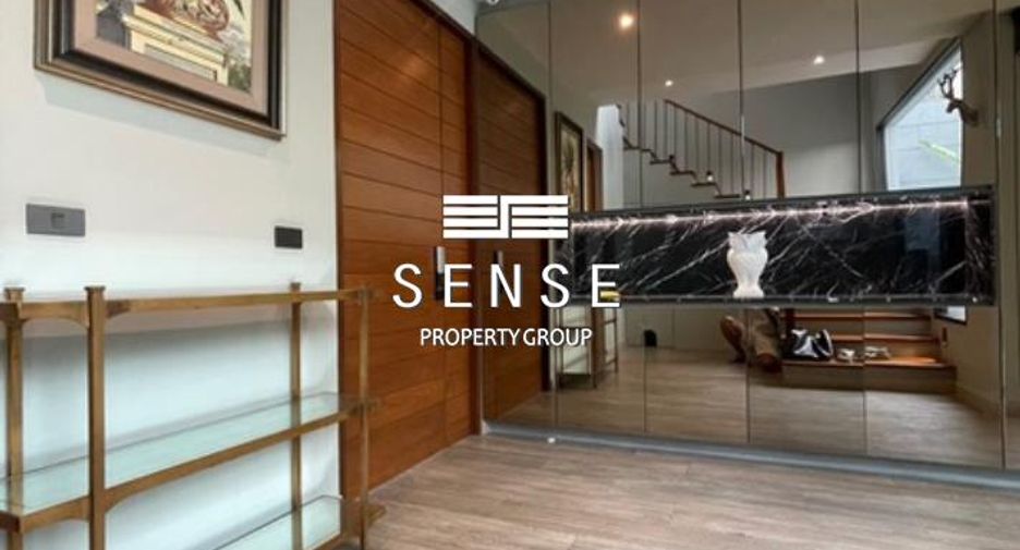 For rent 3 bedrooms house in Watthana, Bangkok