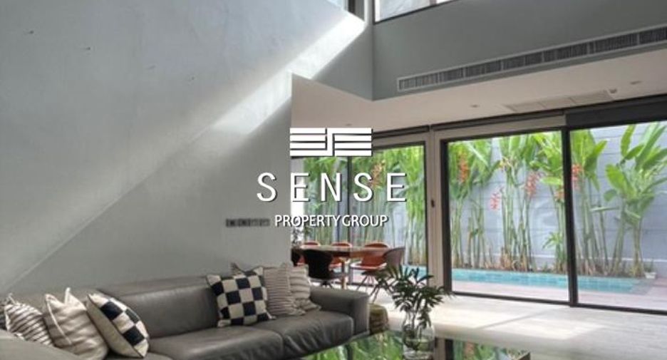 For rent 3 bedrooms house in Watthana, Bangkok