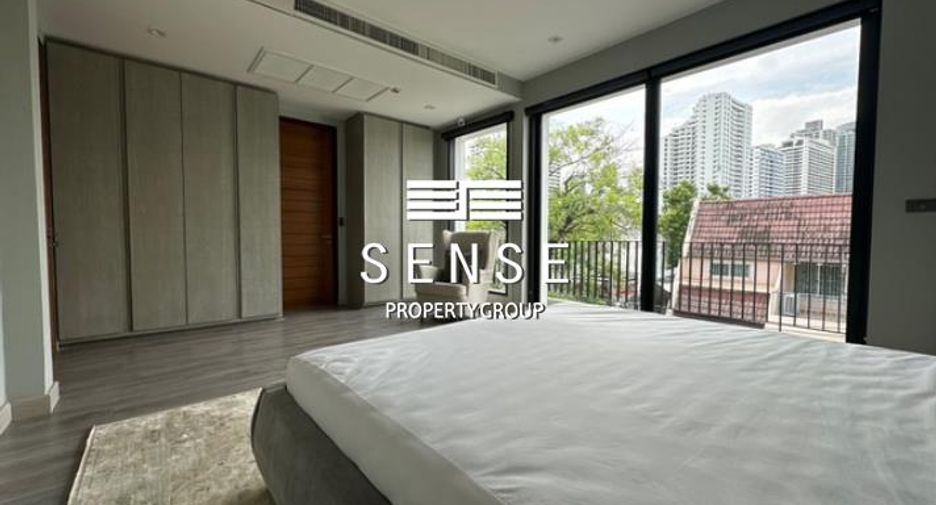 For rent 3 bedrooms house in Watthana, Bangkok