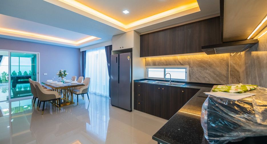 For sale 5 bedrooms house in Bang Lamung, Chonburi