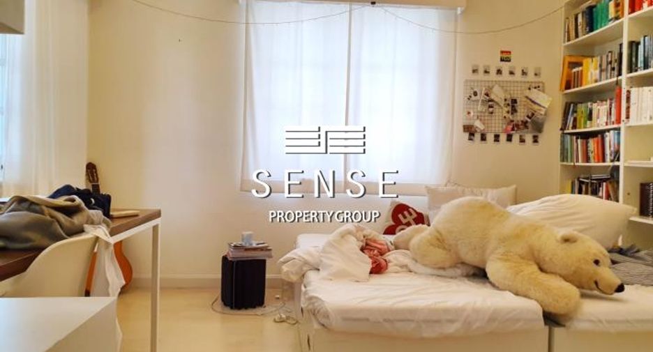 For rent 4 bedrooms townhouse in Watthana, Bangkok