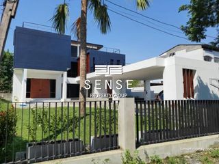 Haus zum Kauf und zur Miete mit 5 Zimmer in Phra Khanong, Bangkok