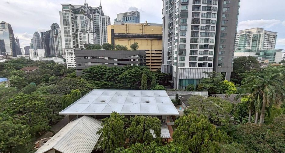 For rent 2 bedrooms condo in Khlong Toei, Bangkok
