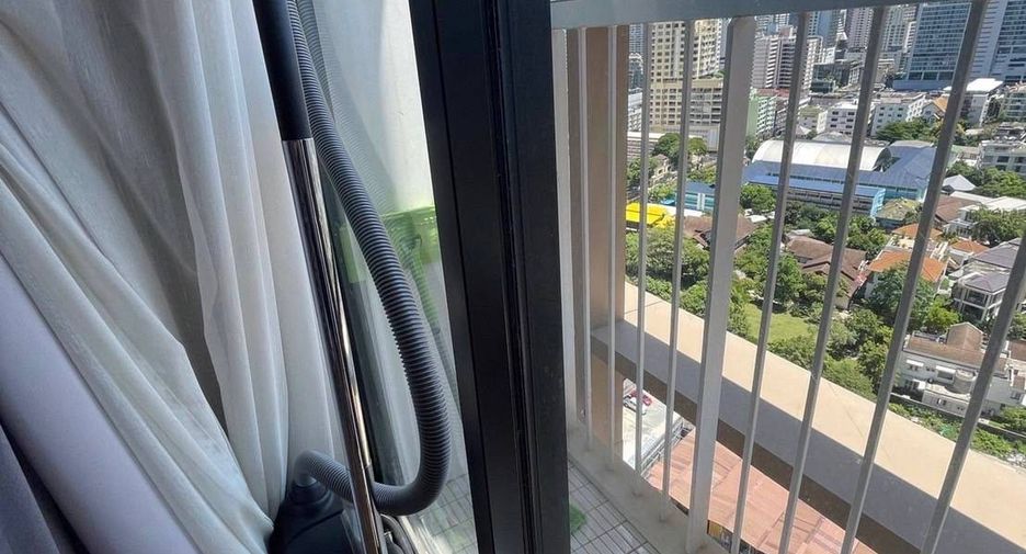 For rent 1 bed condo in Khlong Toei, Bangkok