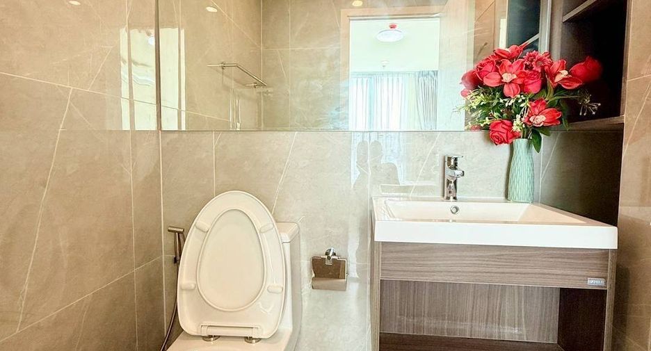 For rent 1 bed condo in Huai Khwang, Bangkok