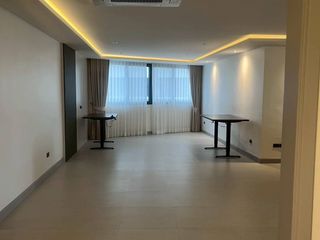Condo en alquiler de 3 habitaciones en Khlong Toei, Bangkok