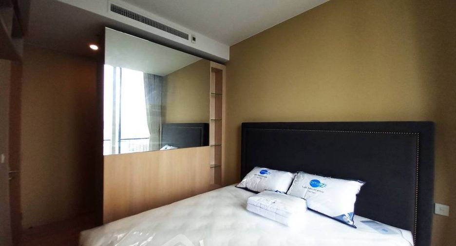 For rent 2 bedrooms condo in Watthana, Bangkok