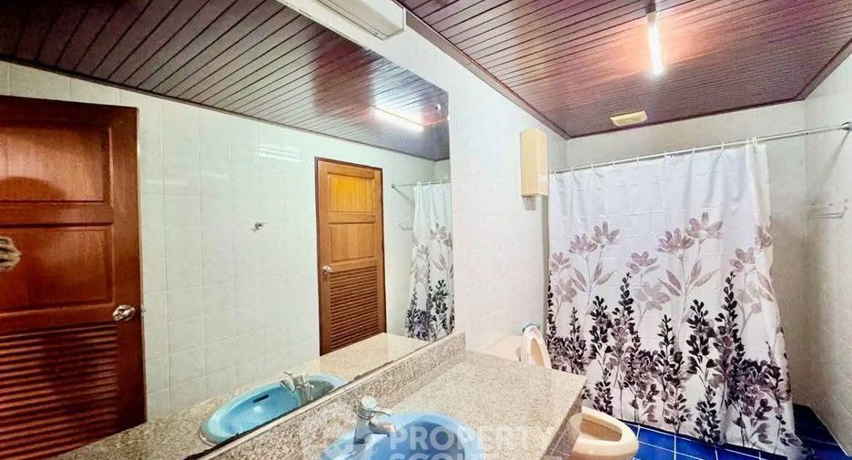 For rent 3 bedrooms condo in Bang Lamung, Chonburi