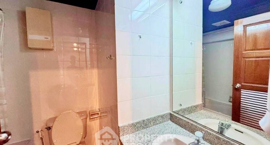 For rent 3 bedrooms condo in Bang Lamung, Chonburi