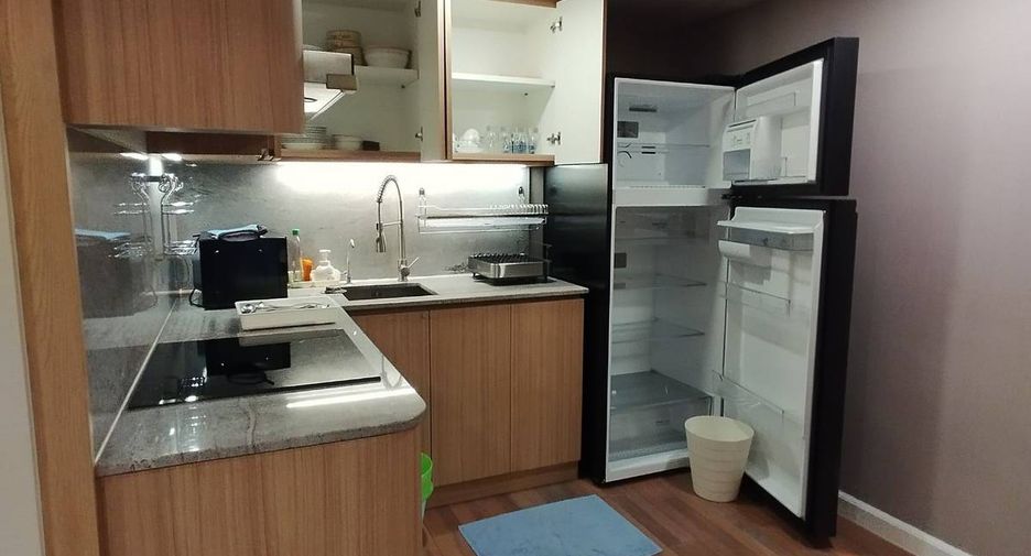 For rent 3 bedrooms condo in Pathum Wan, Bangkok