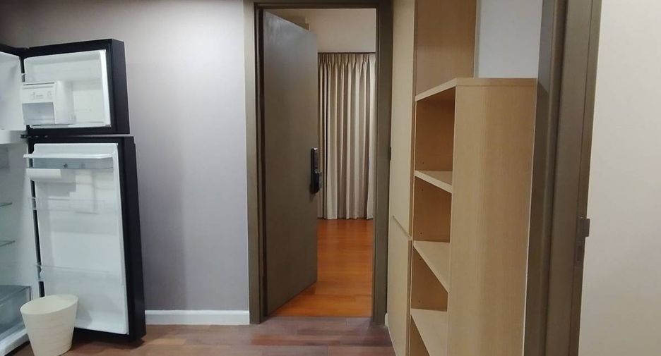 For rent 3 bedrooms condo in Pathum Wan, Bangkok