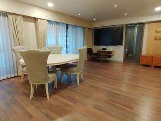 For rent 3 bedrooms condo in Pathum Wan, Bangkok