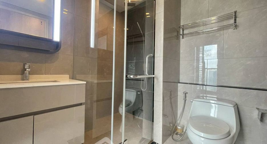 Condo en alquiler de 2 habitaciones en Huai Khwang, Bangkok
