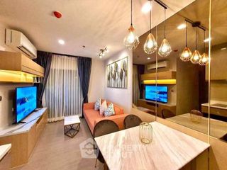 For rent 2 bedrooms condo in Phra Khanong, Bangkok
