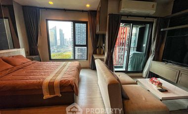 For rent 1 bed condo in Huai Khwang, Bangkok