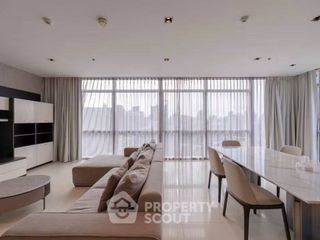 For rent 4 bedrooms condo in Pathum Wan, Bangkok