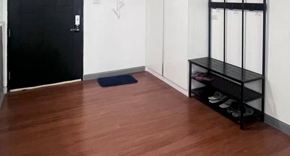 Condo en alquiler de 3 habitaciones en Huai Khwang, Bangkok