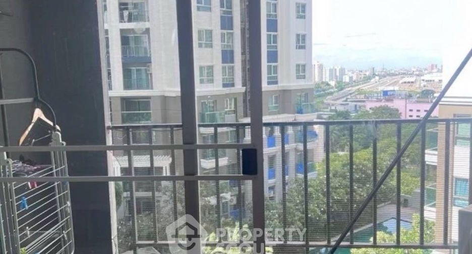 Condo en alquiler de 3 habitaciones en Huai Khwang, Bangkok