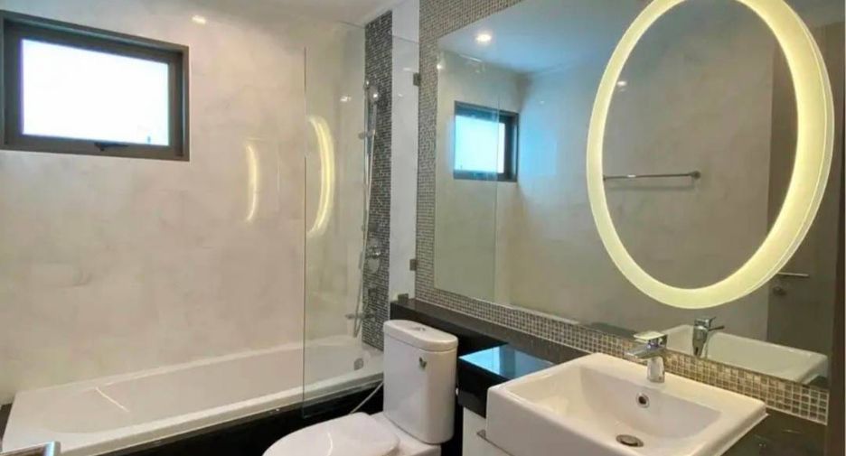For rent 3 bedrooms condo in Watthana, Bangkok