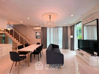 For rent 4 bedrooms house in Lat Phrao, Bangkok