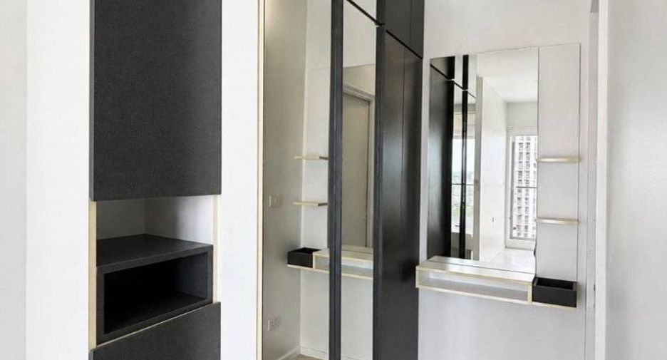 For rent 2 bedrooms condo in Thon Buri, Bangkok