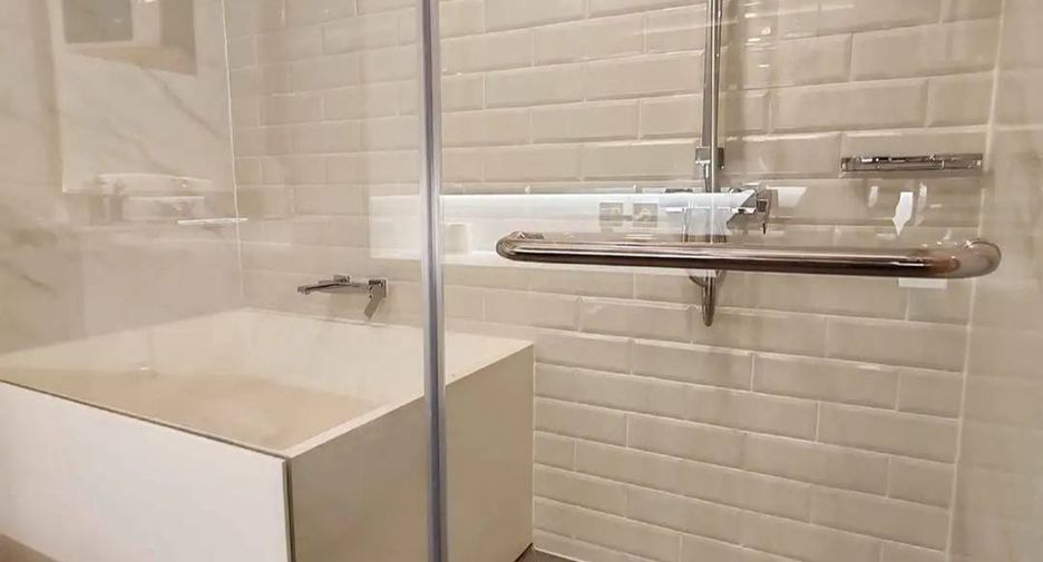 For rent 1 bed condo in Huai Khwang, Bangkok