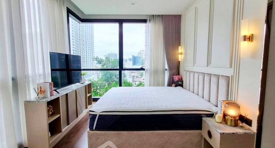 For rent 2 bedrooms condo in Pathum Wan, Bangkok