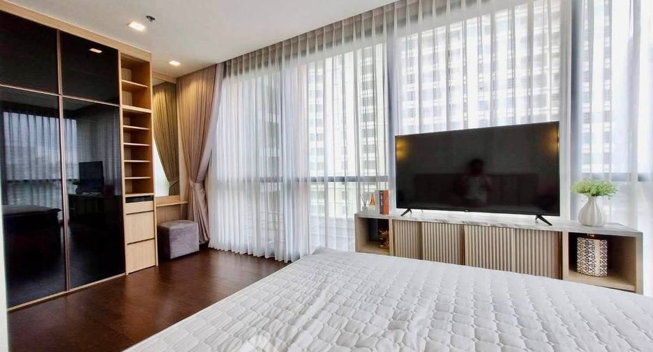 For rent 2 bedrooms condo in Pathum Wan, Bangkok