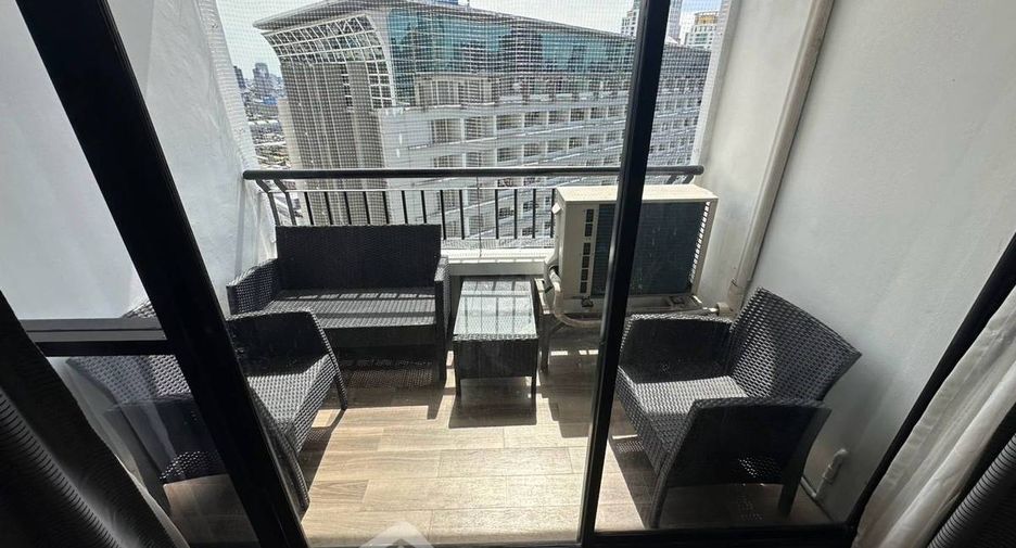 For rent 2 bedrooms condo in Pathum Wan, Bangkok
