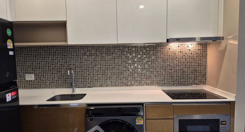 For rent 2 bedrooms condo in Chatuchak, Bangkok
