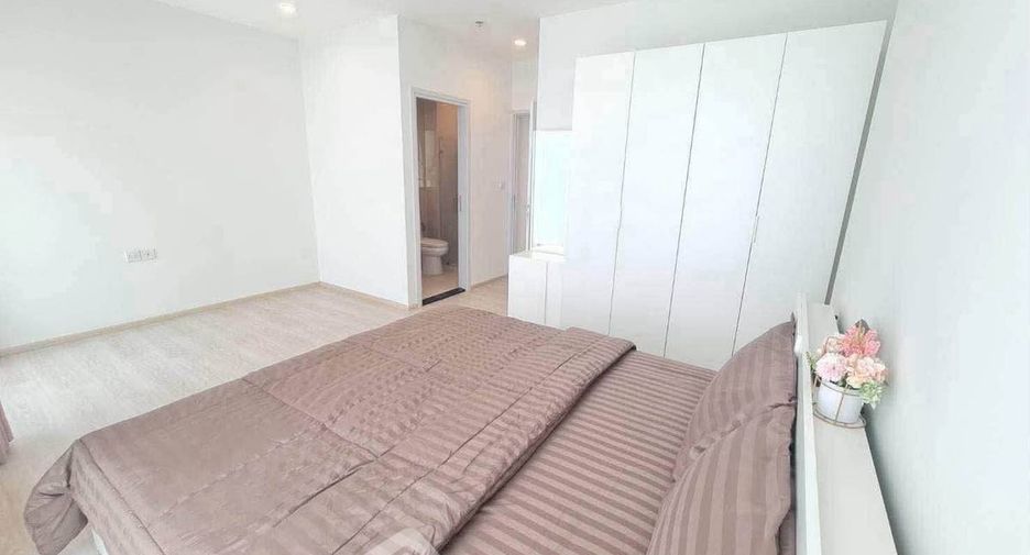 For rent 2 bedrooms condo in Huai Khwang, Bangkok