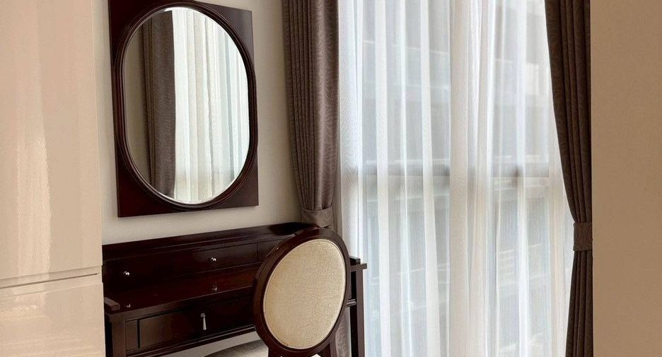 For rent 2 bedrooms condo in Pathum Wan, Bangkok