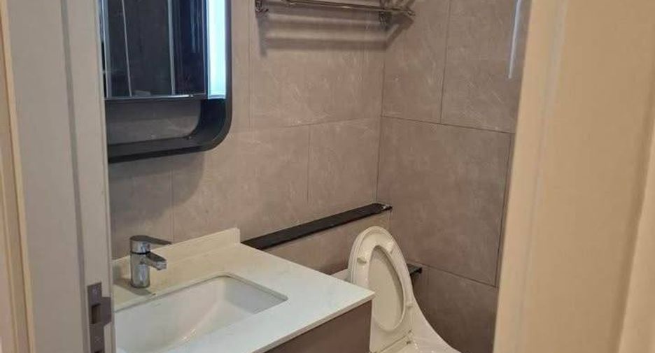 Condo en alquiler de 1 habitaciones en Huai Khwang, Bangkok
