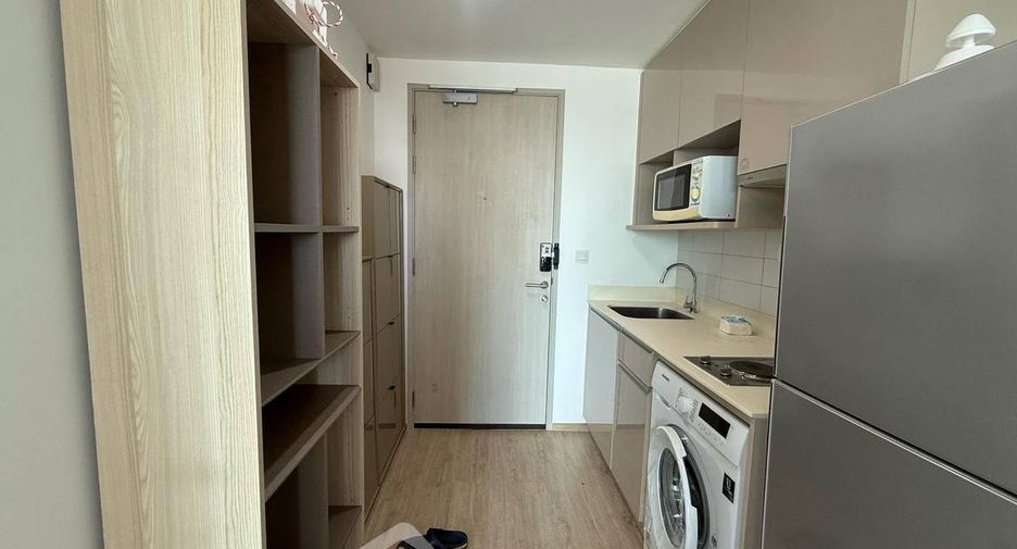 For rent 2 bedrooms condo in Bang Rak, Bangkok